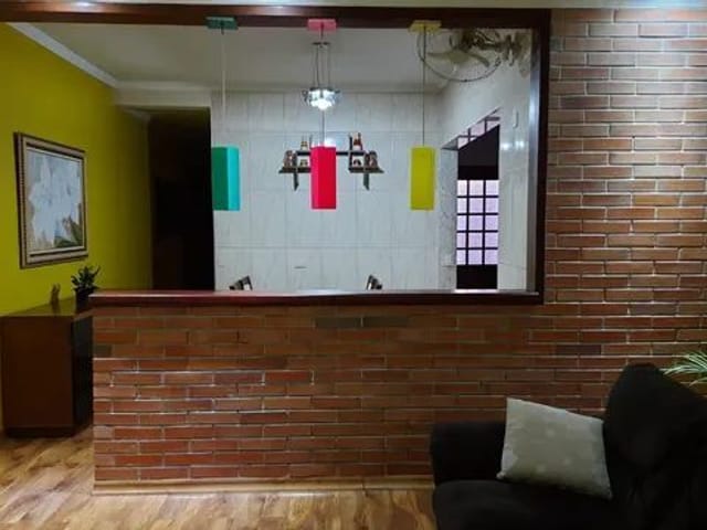 Casa com 150m² 2 quartos e 1 banheiro, à venda, no bairro Jardim Layr em Mogi das Cruzes