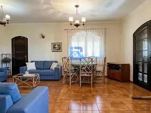 Casa 4 quartos e 3 banheiros, à venda, no bairro Capela do Barreiro em Itatiba