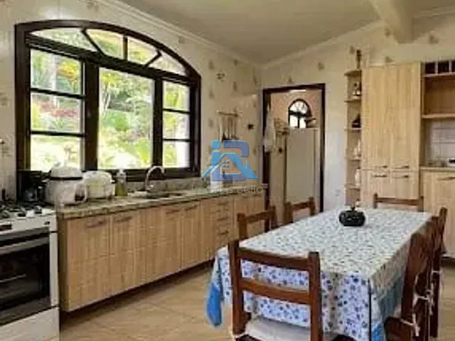 Casa 4 quartos e 3 banheiros, à venda, no bairro Capela do Barreiro em Itatiba