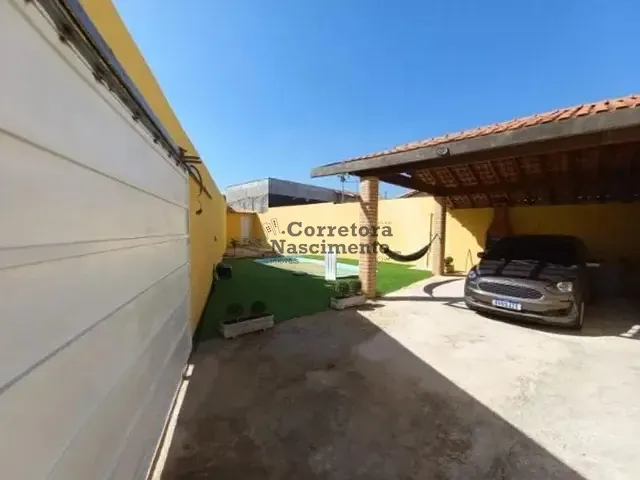 Casa com 280m² 2 quartos e 1 banheiro, à venda, no bairro Jardim Santa Marina em Jacareí