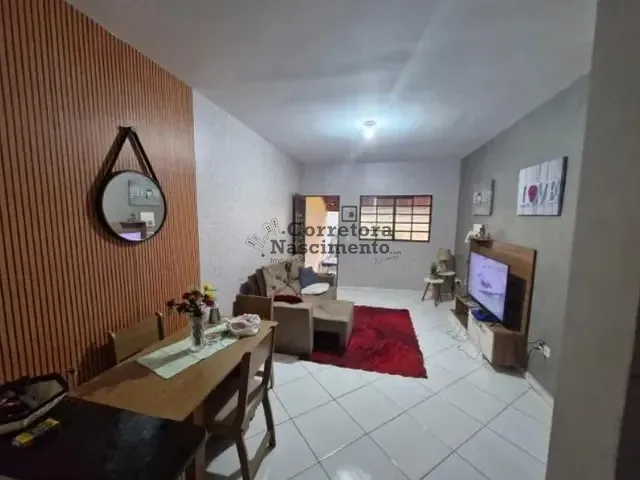 Casa com 280m² 2 quartos e 1 banheiro, à venda, no bairro Jardim Santa Marina em Jacareí