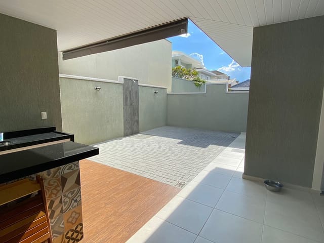 Casa com 250m² 4 quartos e 2 banheiros, à venda, no bairro Urbanova em São José dos Campos