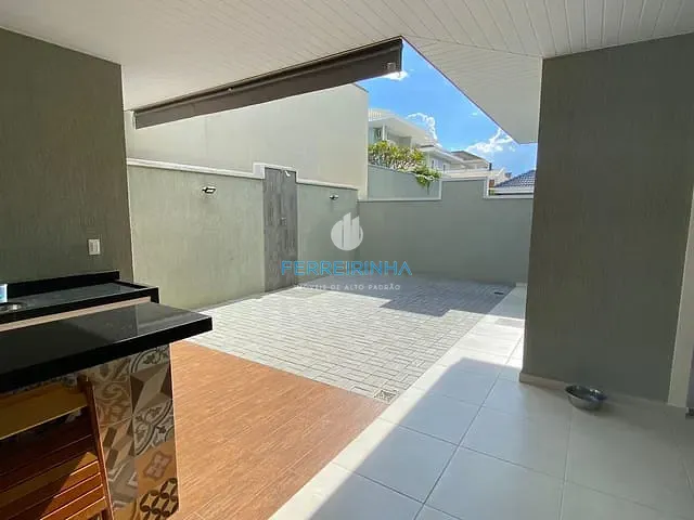 Casa com 250m² 4 quartos e 2 banheiros, à venda, no bairro Urbanova em São José dos Campos