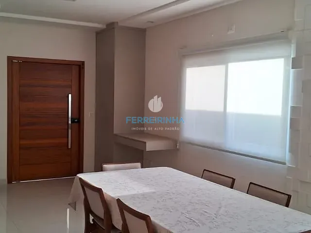 Casa com 250m² 4 quartos e 2 banheiros, à venda, no bairro Urbanova em São José dos Campos