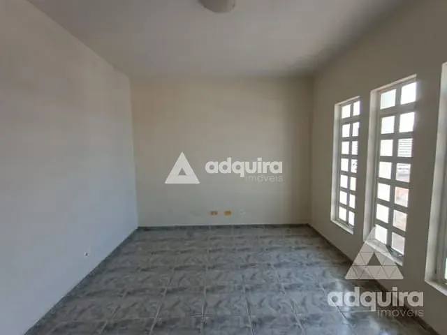 Casa com 500m² 3 quartos e 4 banheiros, à venda, no bairro Oficinas em Ponta Grossa