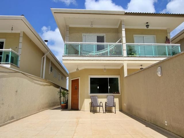 Casa com 140m² 3 quartos e 4 banheiros, à venda, no bairro Chácara Canta Galo em Cotia
