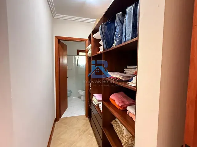 Casa com 732m² 7 quartos e 10 banheiros, à venda, no bairro Capela do Barreiro em Itatiba
