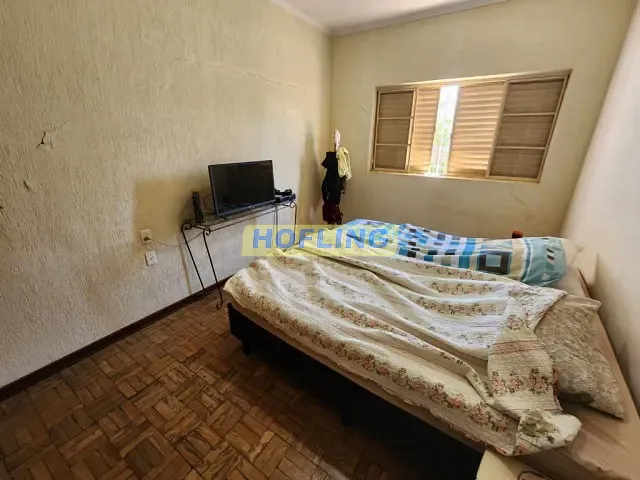 Casa com 300m² 3 quartos e 1 banheiro, à venda, no bairro Estádio em Rio Claro
