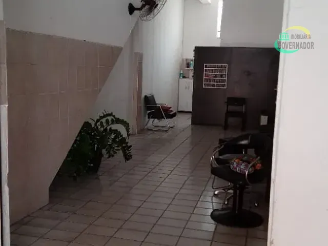 Casa com 300m² 6 quartos e 3 banheiros, à venda, no bairro Vila Aeroporto em Campinas