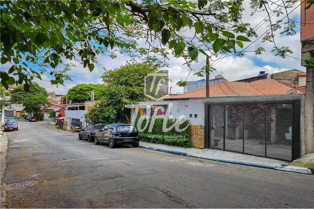 Casa à venda com 3 quartos, 156m² - Foto 1