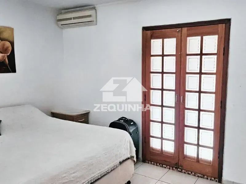 Casa, 3 quartos, 235 m² - Foto 12