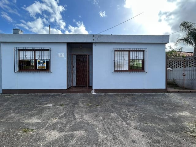 Casa com 120m² 2 quartos e 2 banheiros, à venda, no bairro Areal em Pelotas