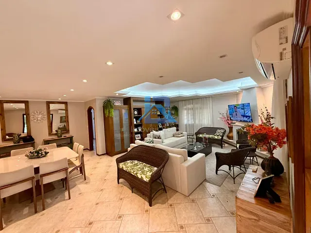 Casa com 1744m² 5 quartos e 5 banheiros, à venda, no bairro Ville Chamonix em Itatiba