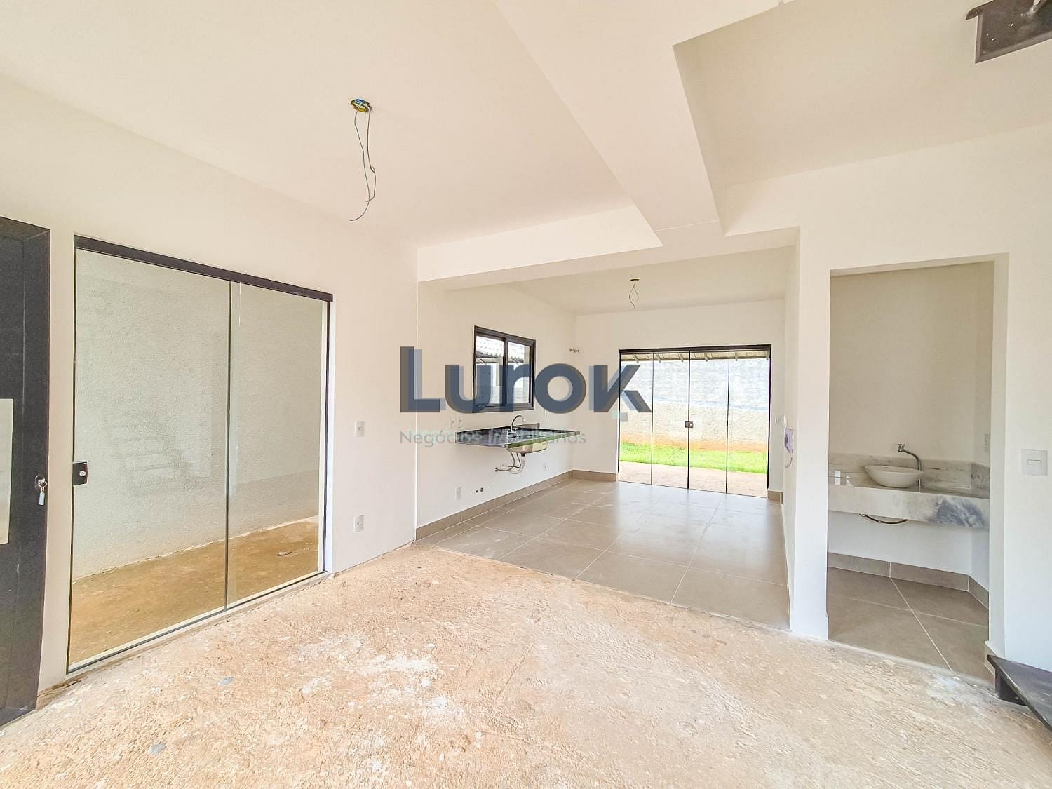 Casa à venda com 3 quartos, 121m² - Foto 3