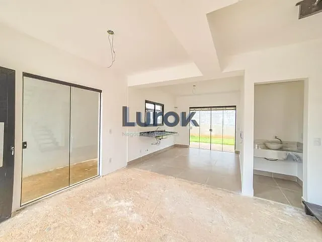 Casa com 151m² 3 quartos e 3 banheiros, à venda, no bairro Jardim Santa Helena em Valinhos
