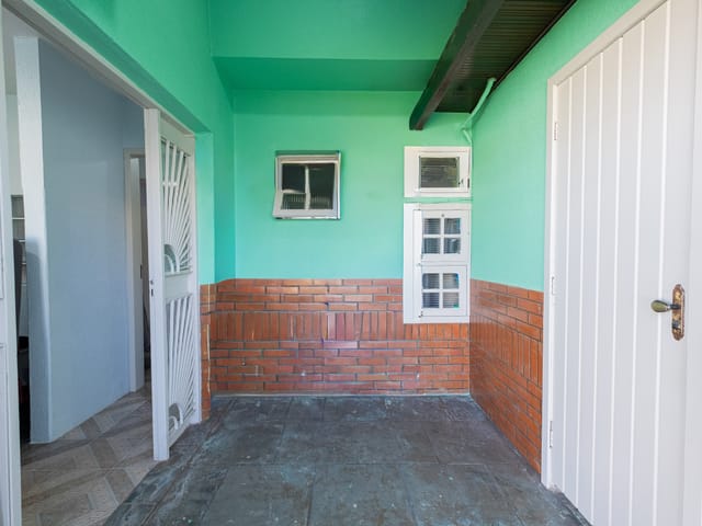 Casa 3 quartos e 2 banheiros, à venda, no bairro Laranjal em Pelotas