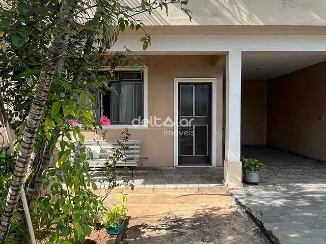 Casa com 360m² 3 quartos e 1 banheiro, para alugar, no bairro Santa Mônica em Belo Horizonte