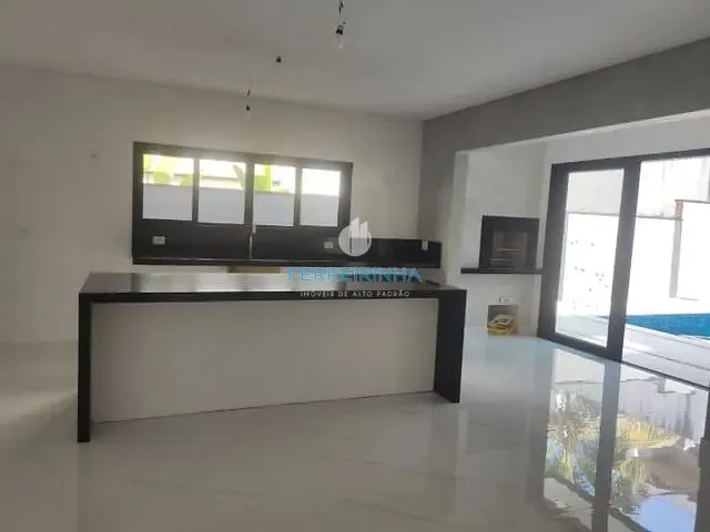 Casa com 451m² 4 quartos e 3 banheiros, à venda, no bairro Urbanova em São José dos Campos