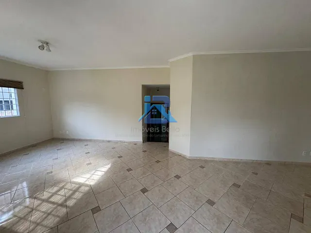 Casa com 574m² 4 quartos e 3 banheiros, para alugar, no bairro Terras de Santa Cruz em Itatiba
