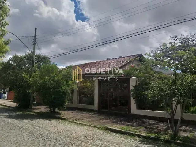 Casa 3 quartos e 2 banheiros, à venda, no bairro Passo da Areia em Porto Alegre