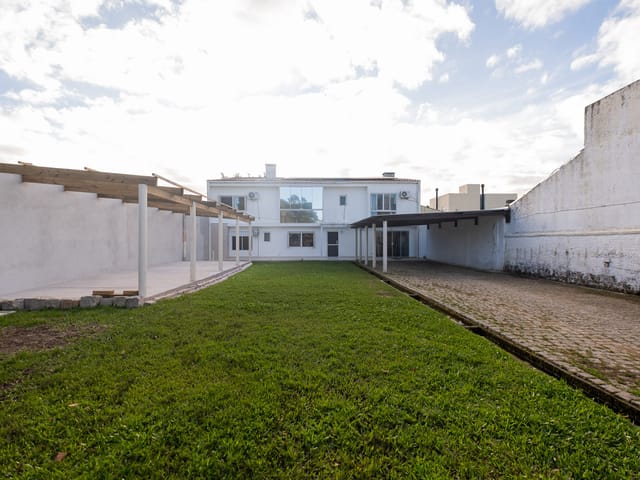Casa com 525m² 3 quartos e 2 banheiros, à venda, no bairro Laranjal em Pelotas