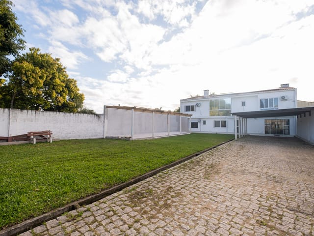 Casa com 525m² 3 quartos e 2 banheiros, à venda, no bairro Laranjal em Pelotas