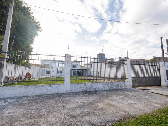 Casa com 525m² 3 quartos e 2 banheiros, à venda, no bairro Laranjal em Pelotas