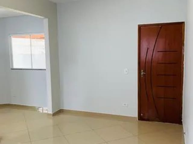Casa 2 quartos e 2 banheiros, à venda, no bairro Jardim Gurilândia em Taubaté