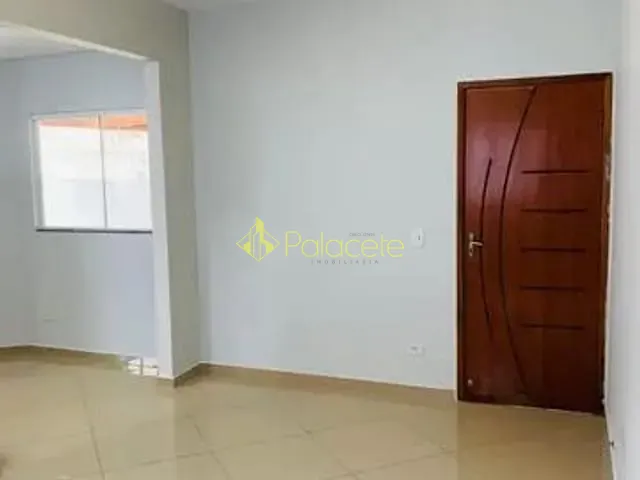 Casa 2 quartos e 2 banheiros, à venda, no bairro Jardim Gurilândia em Taubaté
