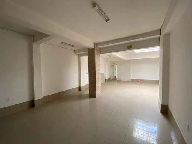 Casa 2 quartos e 2 banheiros, à venda, no bairro Centro em Pelotas