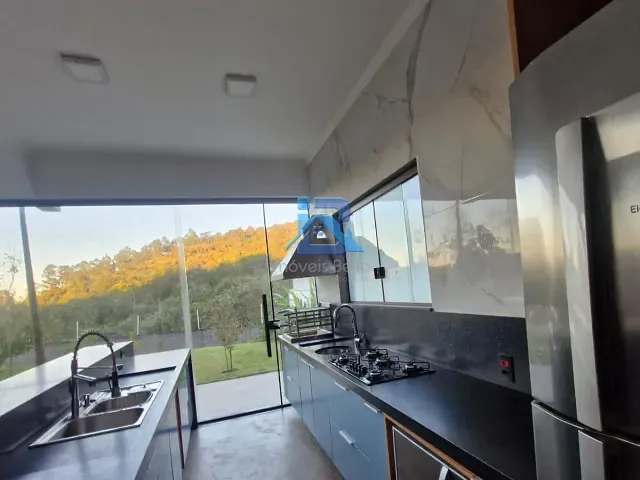 Casa com 455m² 2 quartos e 3 banheiros, à venda ou para alugar, no bairro Bairro Itapema em Itatiba