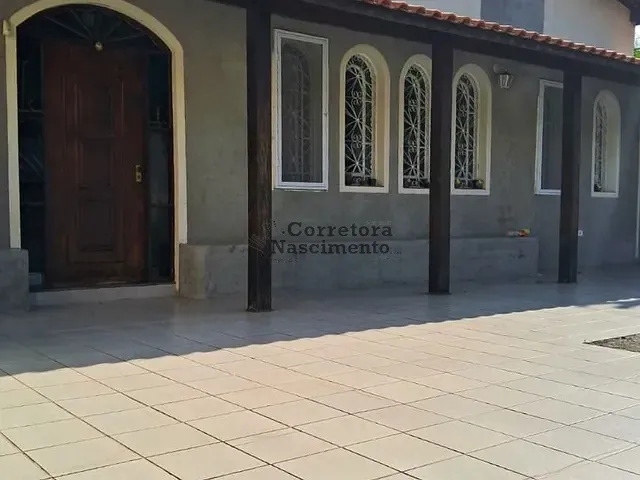 Casa com 340m² 3 quartos e 3 banheiros, à venda, no bairro Cidade Jardim em Jacareí