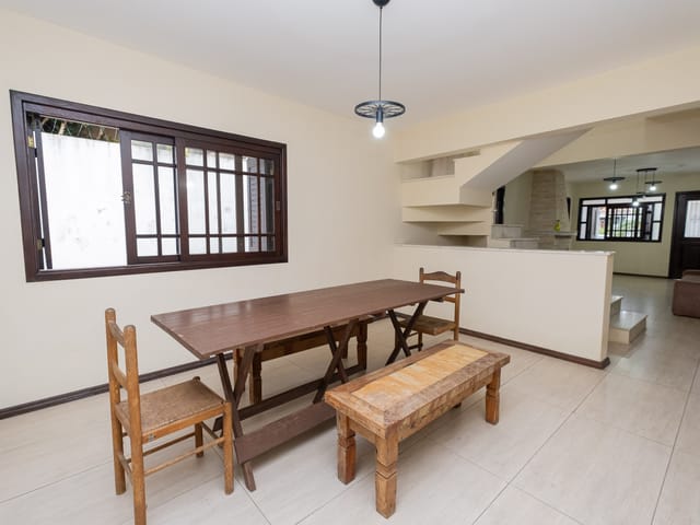 Casa 3 quartos e 4 banheiros, à venda ou para alugar, no bairro Laranjal em Pelotas