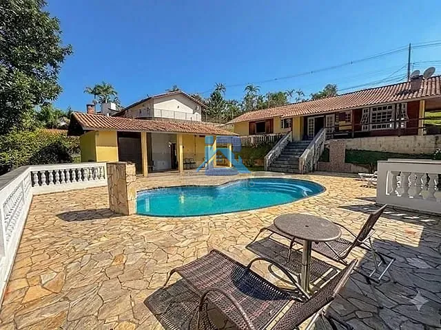 Casa com 1574m² 3 quartos e 3 banheiros, para alugar, no bairro Ville Chamonix em Itatiba