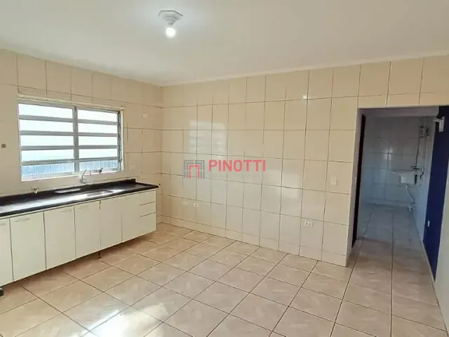 Casa 2 quartos e 2 banheiros, para alugar, no bairro Parque Selecta(Montanhão) em São Bernardo do Campo