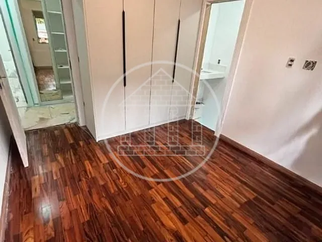 Casa com 600m² 4 quartos e 4 banheiros, à venda ou para alugar, no bairro Jardim Prudência em São Paulo