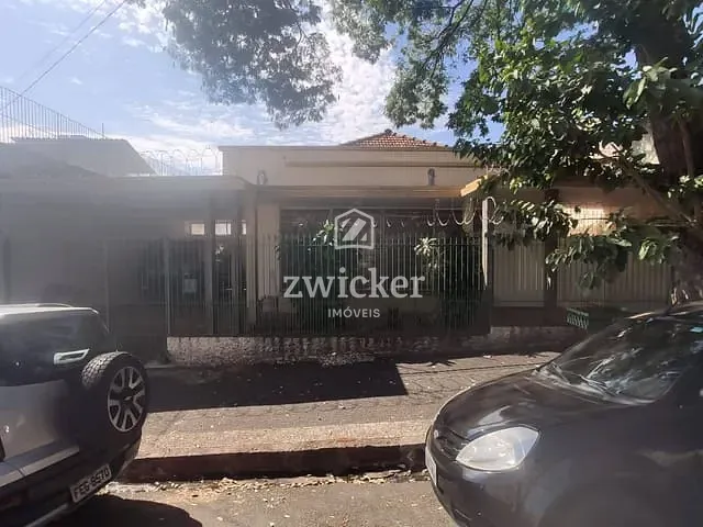 Casa com 352m² 4 quartos e 3 banheiros, à venda, no bairro Vila Perroca em Bauru