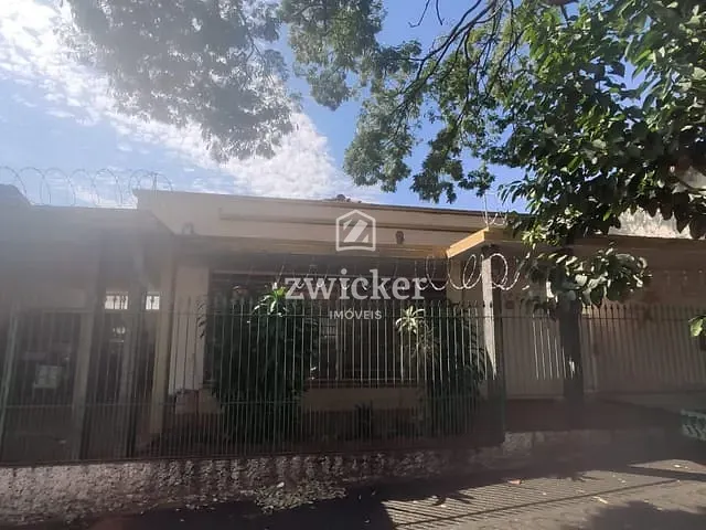 Casa com 352m² 4 quartos e 3 banheiros, à venda, no bairro Vila Perroca em Bauru