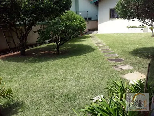 Casa com 480m² 3 quartos e 2 banheiros, à venda, no bairro Chácaras Fernão Dias em Atibaia