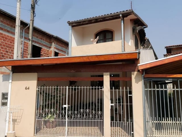 Casa com 125m² 4 quartos e 1 banheiro, à venda, no bairro Triângulo em Pindamonhangaba