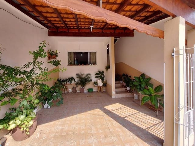 Casa com 125m² 4 quartos e 1 banheiro, à venda, no bairro Triângulo em Pindamonhangaba