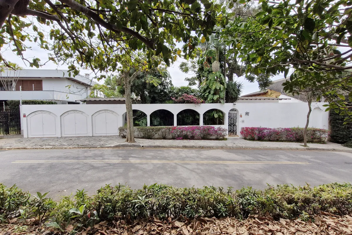 Casa para venda em Jardim Guedala com 4 quartos, sendo 2 suítes, 375m²