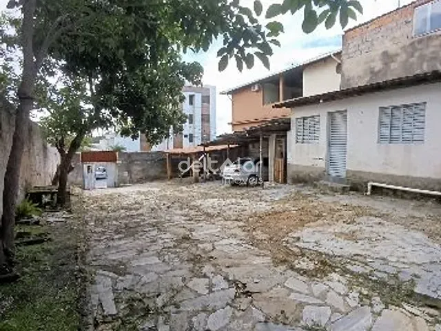 Casa com 360m² 2 quartos e 1 banheiro, à venda, no bairro Planalto em Belo Horizonte