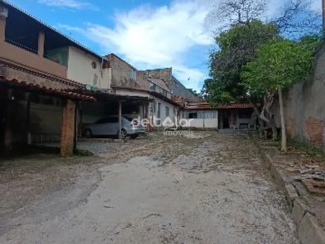 Casa com 360m² 2 quartos e 1 banheiro, à venda, no bairro Planalto em Belo Horizonte