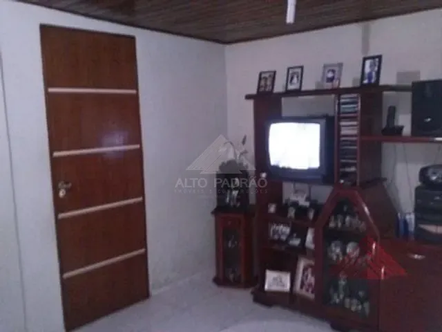 Casa à venda, no bairro Jardim Ipê em Mauá