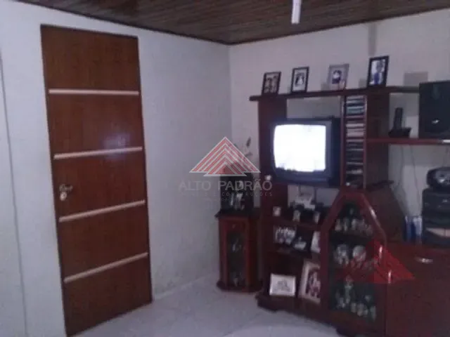 Casa à venda, no bairro Jardim Ipê em Mauá