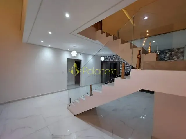 Casa com 300m² 3 quartos e 4 banheiros, à venda, no bairro Bairro do Grama em Caçapava