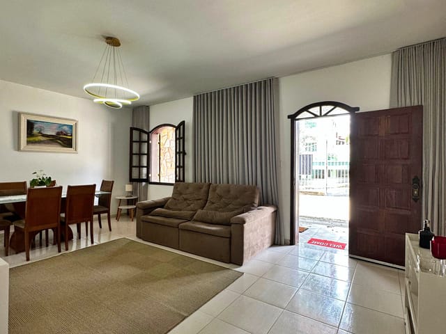 Foto do Casa - Casa à venda com 6 quartos (2 suítes) e 5 vagas, Planalto, Belo Horizonte,  MG | Deltalar Imóveis