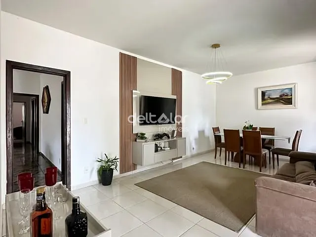Casa com 360m² 6 quartos e 4 banheiros, à venda, no bairro Planalto em Belo Horizonte