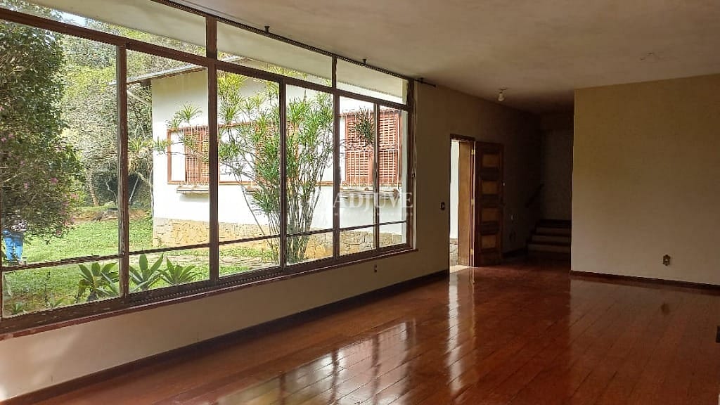 Casa à venda e aluguel com 3 quartos, 168m² - Foto 3